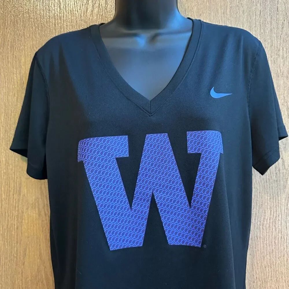Nike Dri-Fit UW Washington Huskies V-Neck Black Short Sleeve T-Shirt | Women Siz